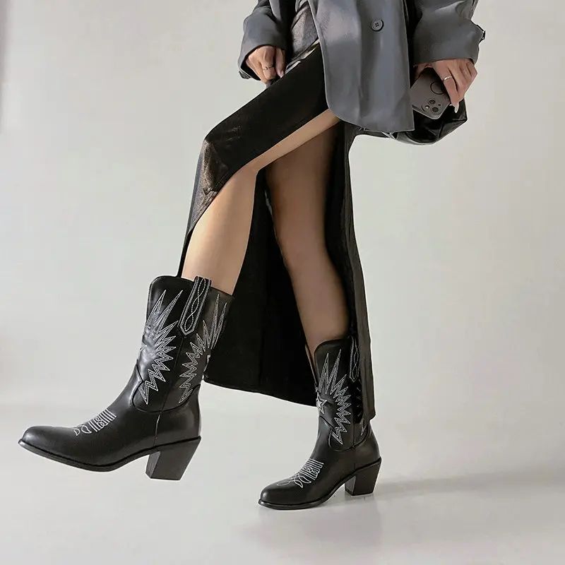 Ботинки женские в европейском стиле Этническая вышивка V-образный вырез