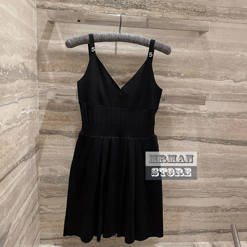 

luxury design 2022 spring women sexy deep V neck a little black dresses New Metal logoed Sexy High-Grade Branded party Dress S-L