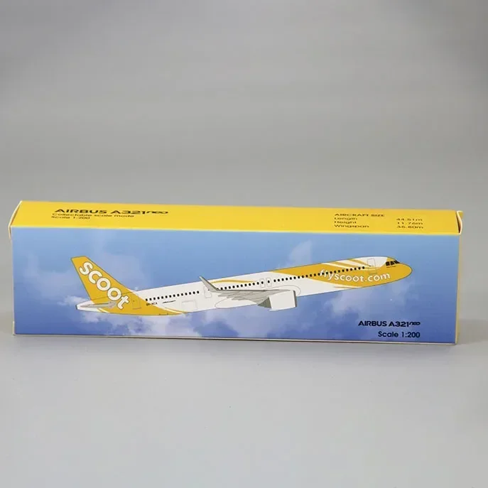 Модель самолета HYINUO A321NEO SCOOT Airlines 1:200 |