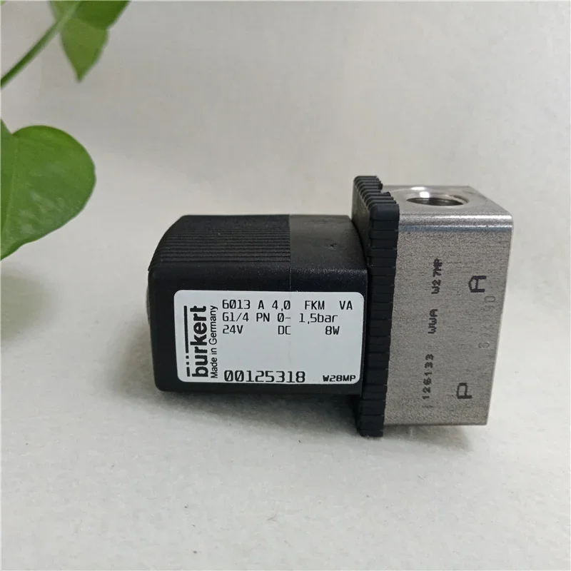 Электромагнитный клапан burkert 6013 A 4.0 FKM VA D1/4 24 В 00125318