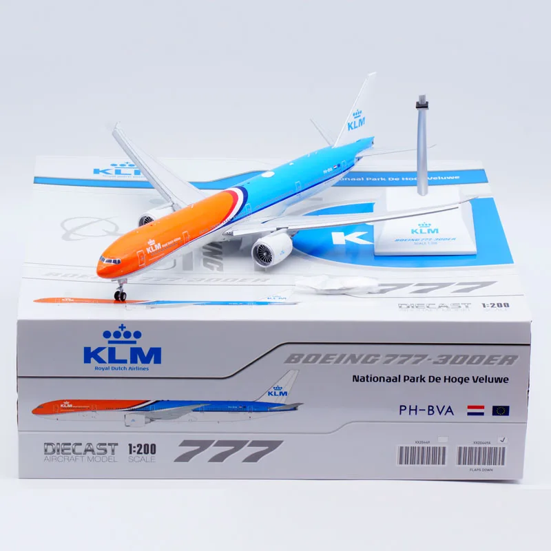 Коллекционный самолет из сплава XX20449A подарок фотосессия 1:200 клм модель