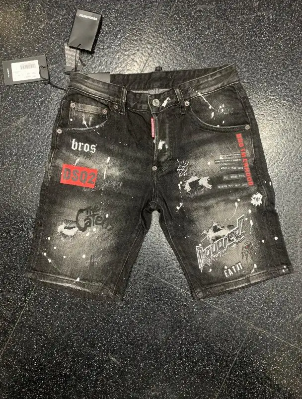 

2022 New Fashion Brand Dsquared2 Men's Washed Worn Ripped Hole Paint Point Motorcycle Denim Shorts A502-1