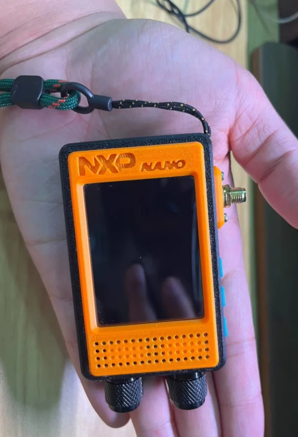 Фото Мини-карманный TEF6686 ESP32 NXP-NANO Многодиапазонный радиоприемник 2,4 дюйма IPS с сенсорным экраном, 2000 мАч EDC Портативный FM/LW/MW/SW/AIR-приемник №5
