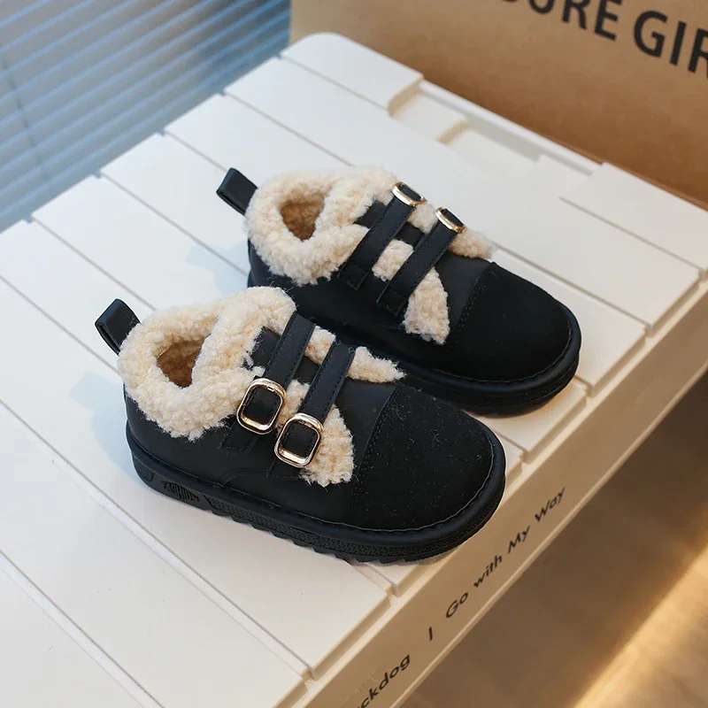 Детская меховая обувь из лакированной кожи зима 2024 теплая пушистая плюшевая