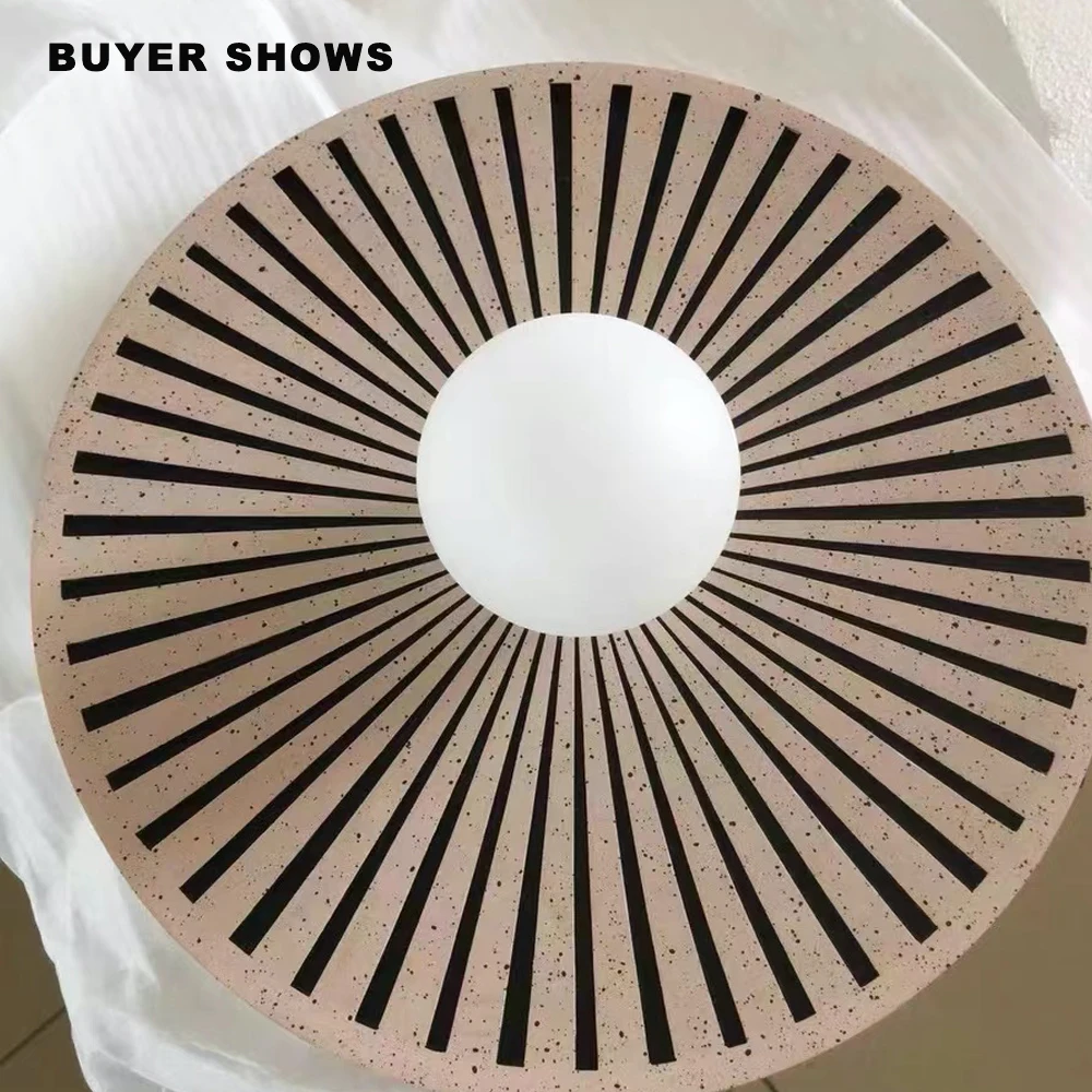 Настенный светильник в форме круга/полукруга