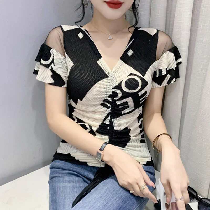 

Женская футболка с V-образным вырезом, коротким рукавом и принтом