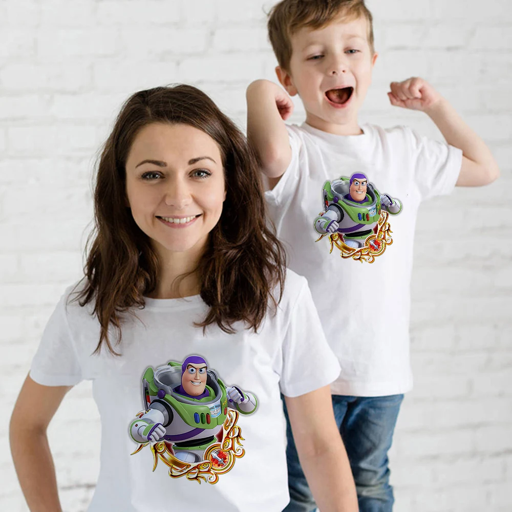 

Disney Buzz Lightyear Spain Family Look T-Shirt Summer Baby Father and Son Tee Shirt Short Sleeve Clothes Mom and Daughter Equal