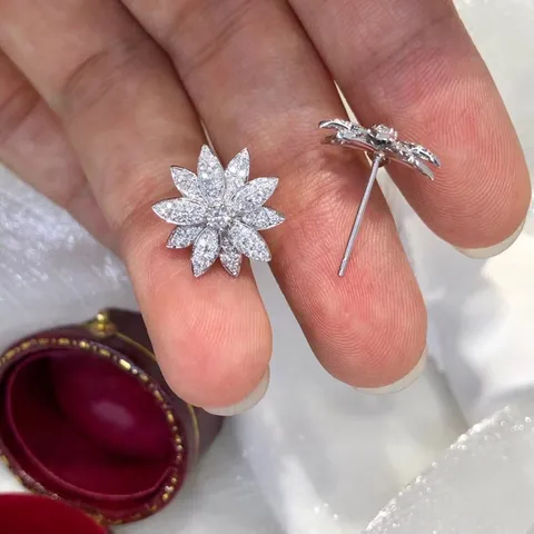 Серьги-гвоздики Huitan Crystal Flower