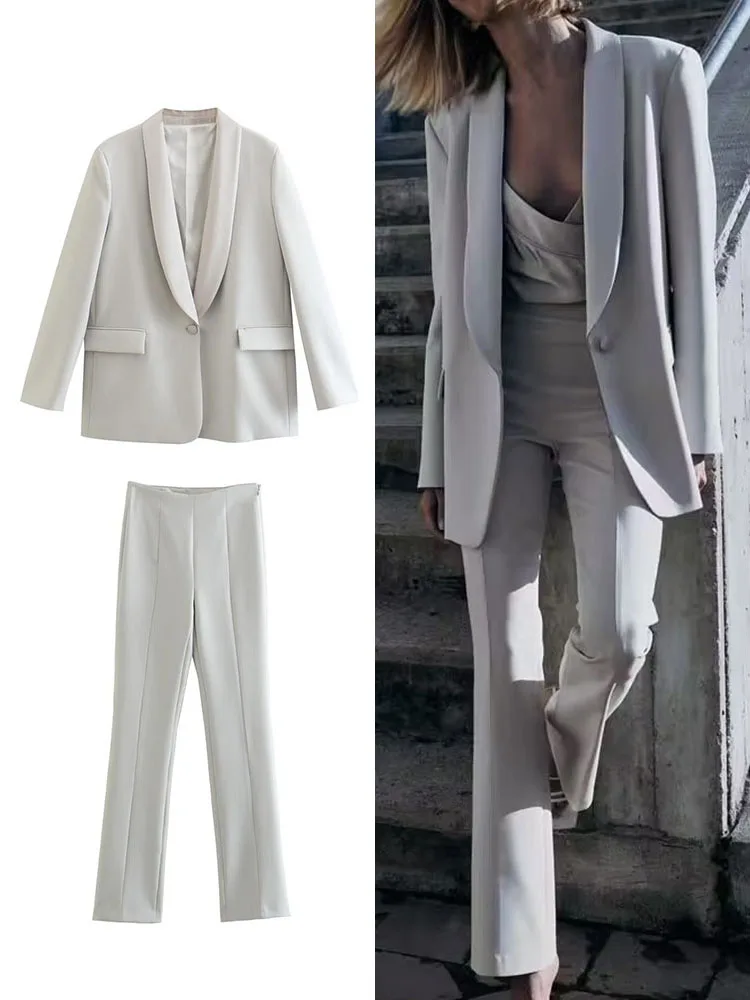 

Костюм женский осенний из блейзера с длинным рукавом и брюк на одной пуговице