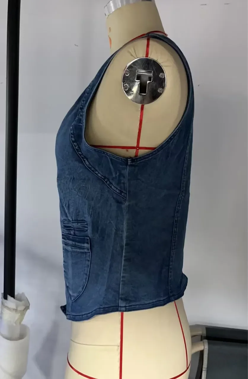 Женский джинсовый жилет без рукавов повседневный на пуговицах с V-образным