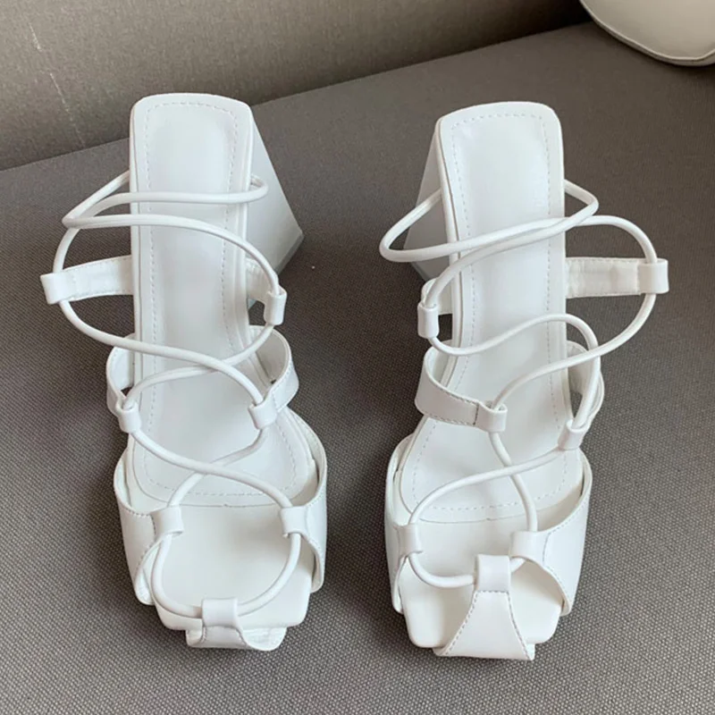 

Женские туфли-лодочки на высоком каблуке, большие размеры