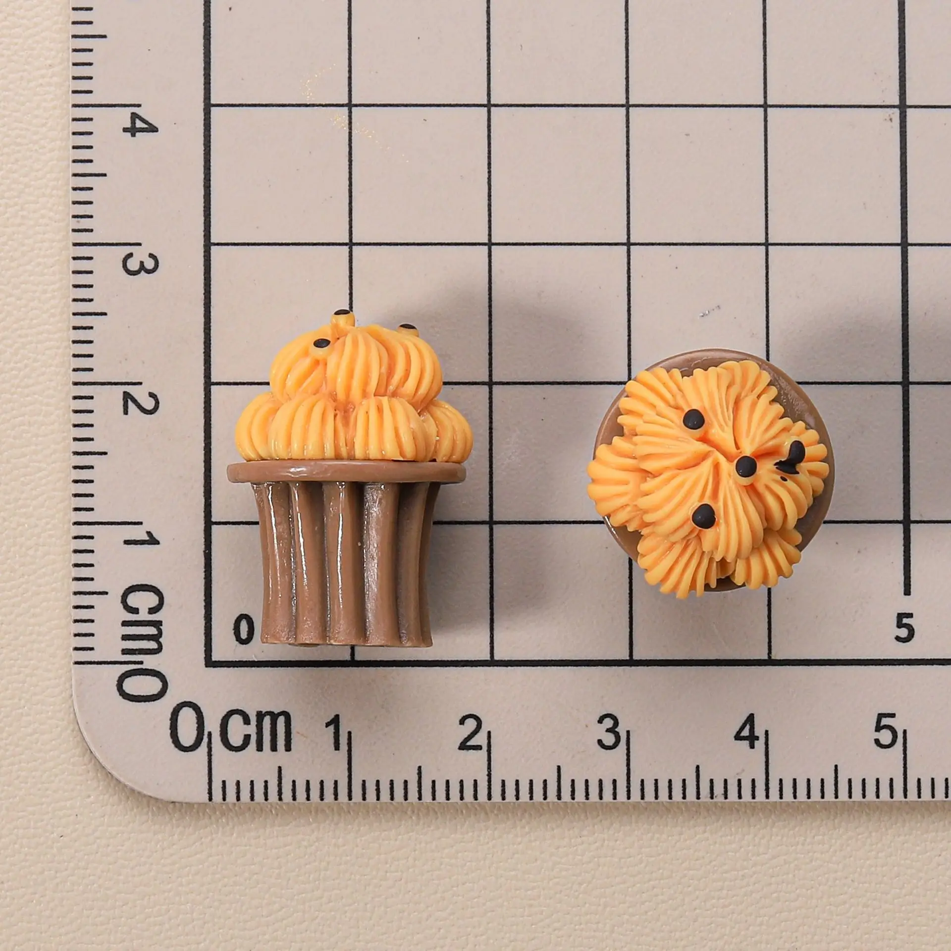 

Миниатюрные кексы из смолы, набор из 3 штук