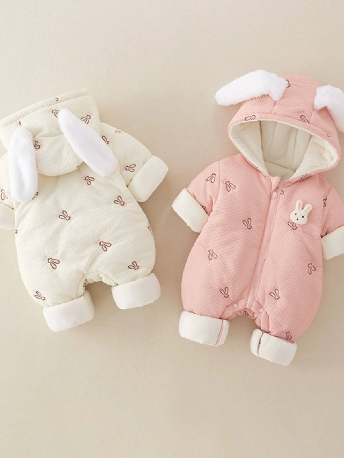 Детский утепленный стеганый комбинезон на флисовой подкладке с капюшоном