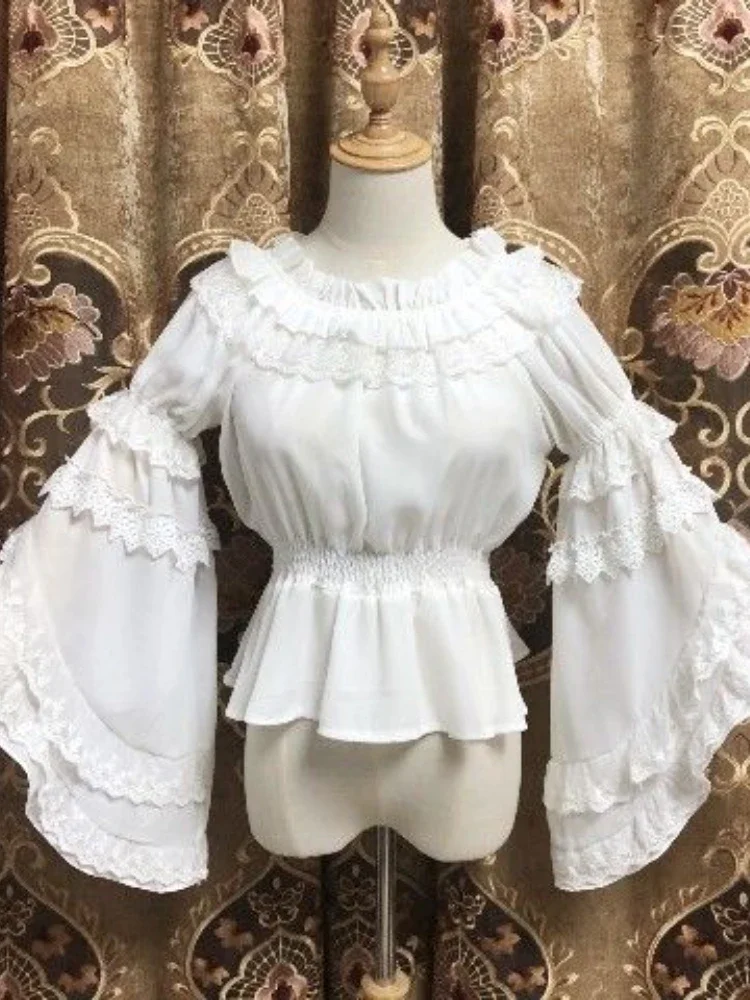 Женская кружевная блузка с вырезом лодочкой белая составного кроя в японском