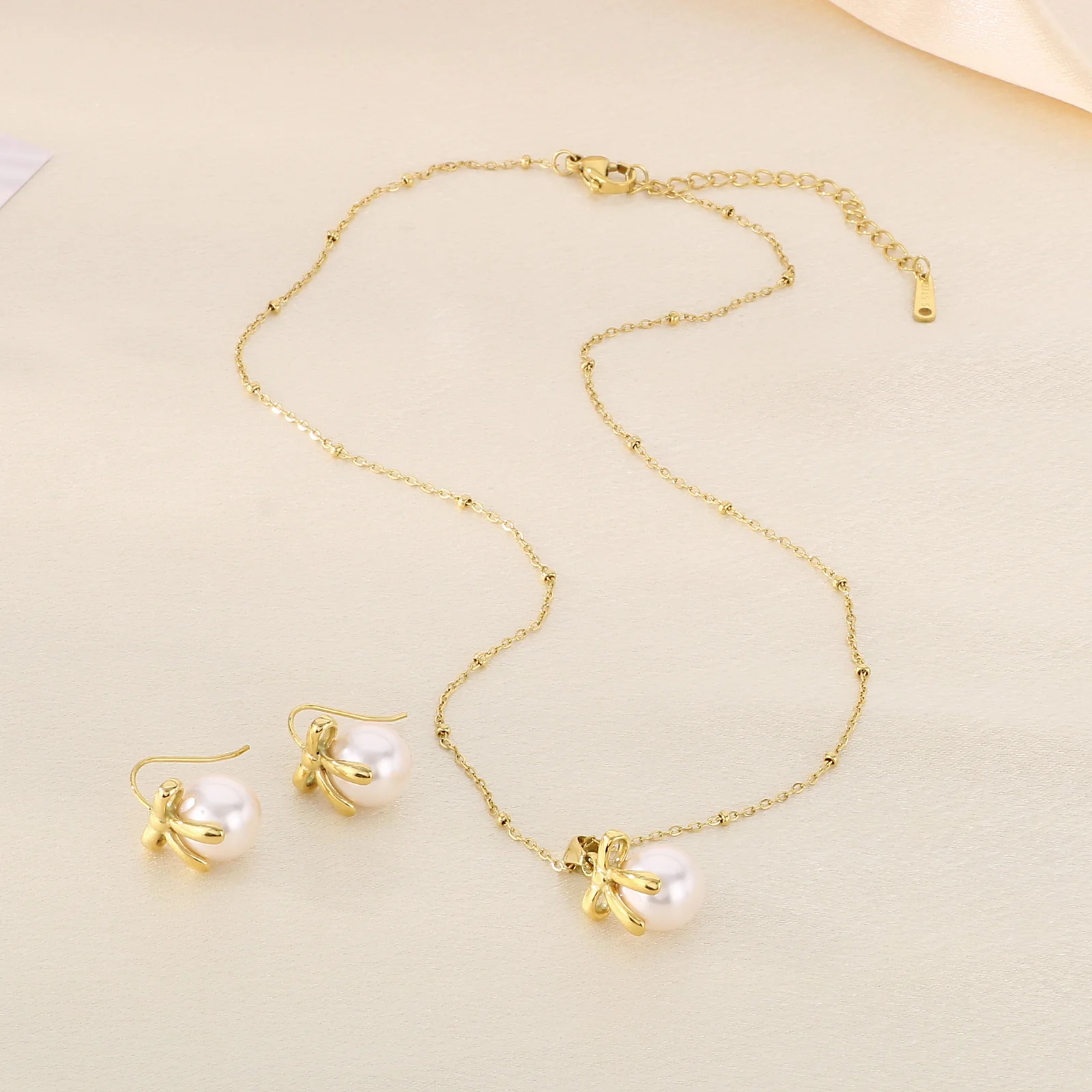 Комплект из колье и серёг нержавеющей стали с кулоном-бабочкой