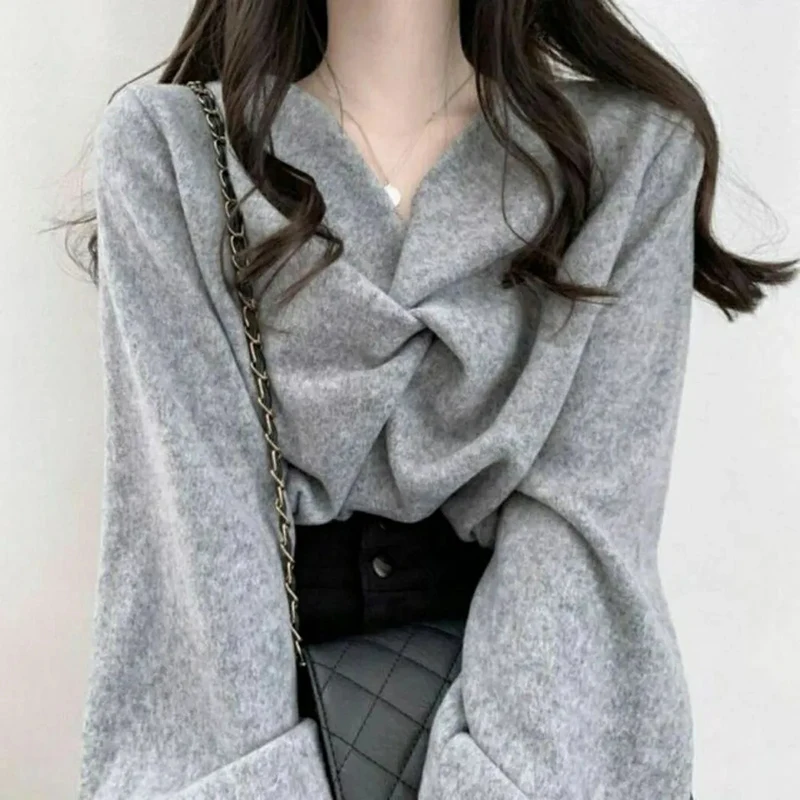 

GIDYQ Korean V Neck Fleece Tee Women Fashion Grey Slim Cross Long Sleeve Bottoming Shirts Sweet Preppy Style All Match Solid Top