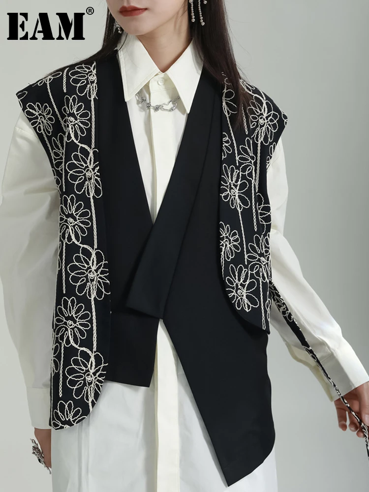 

[EAM] Women Loose Fit Black Embroidery Irregular Causal Vest New V-collar Sleeveless Fashion Tide Spring Autumn 2023 1DF6871