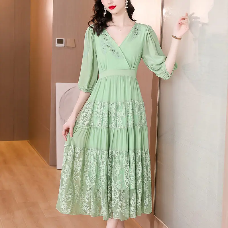 Summer Middle-Aged Women's Fashion Dress Retro Temperament V-Neck Lantern Sleeve Embroidery Dress Slim Elegant Vestidos h1946