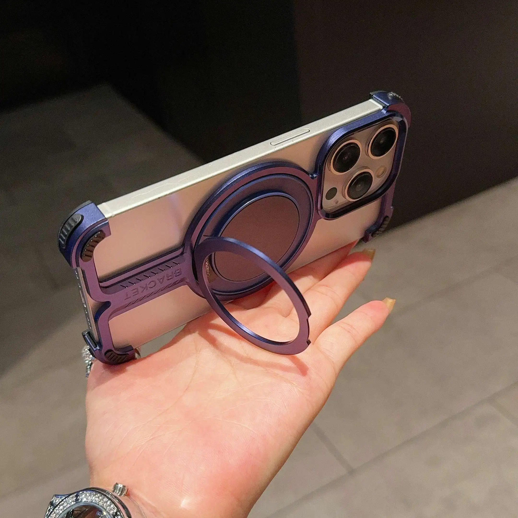 Магнитный чехол для телефона из титанового сплава Iphone 15 14 Plus 12 13 Pro Max вращающаяся