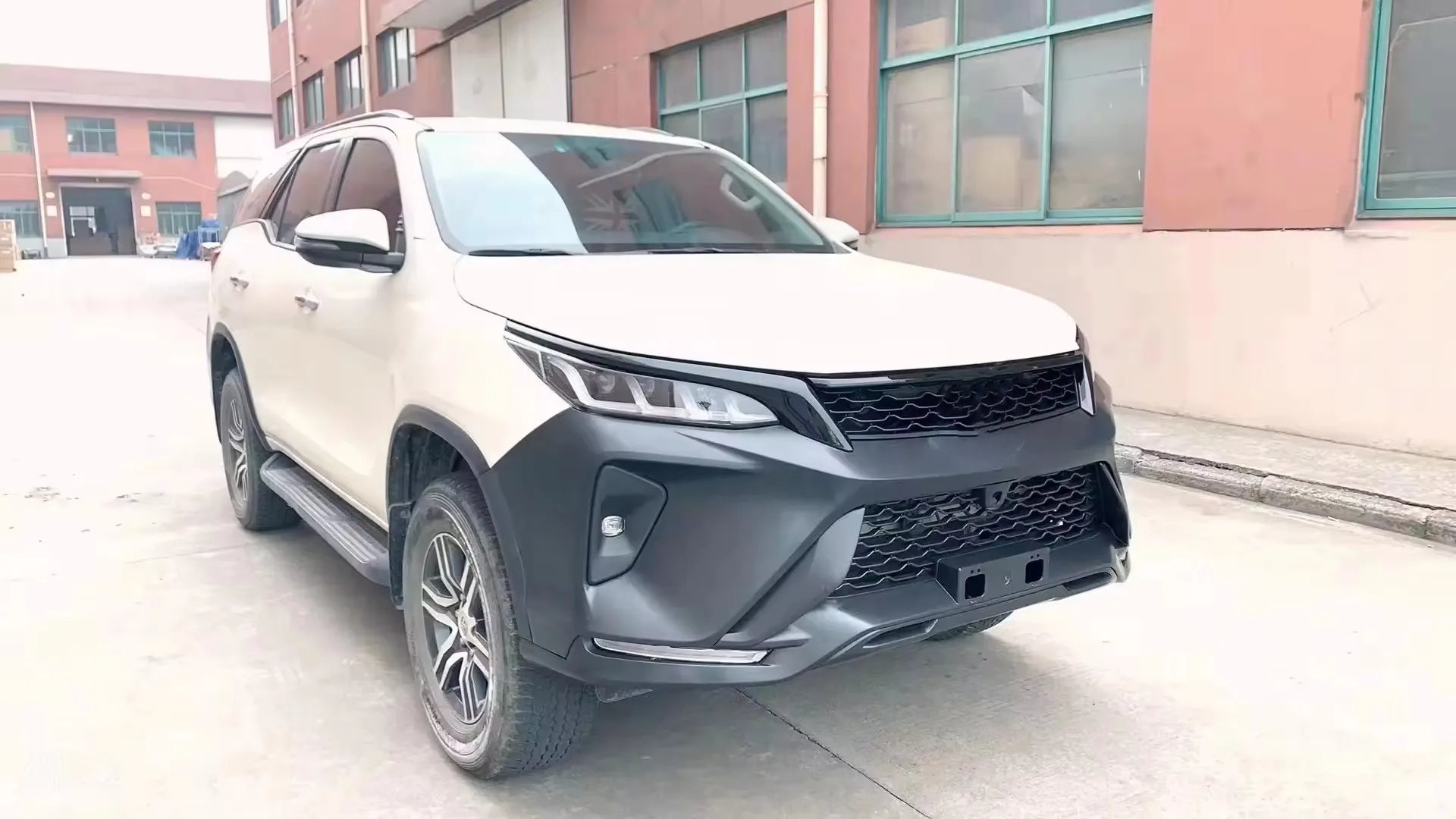 Комплект деталей кузова KLT для Toyota Fortuner 2015-2020 обновление до legender 2021