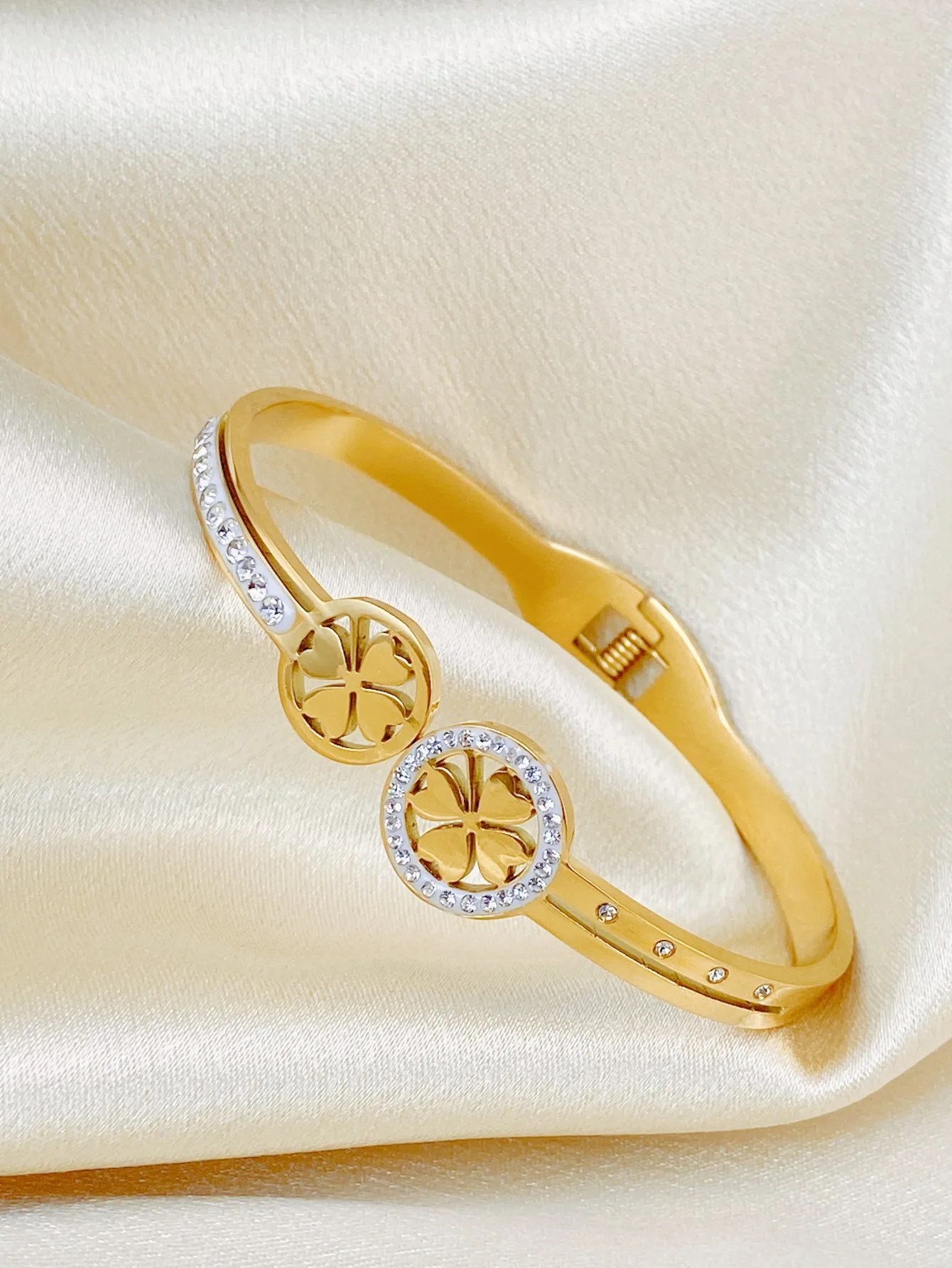 Модный женский браслет из титановой стали