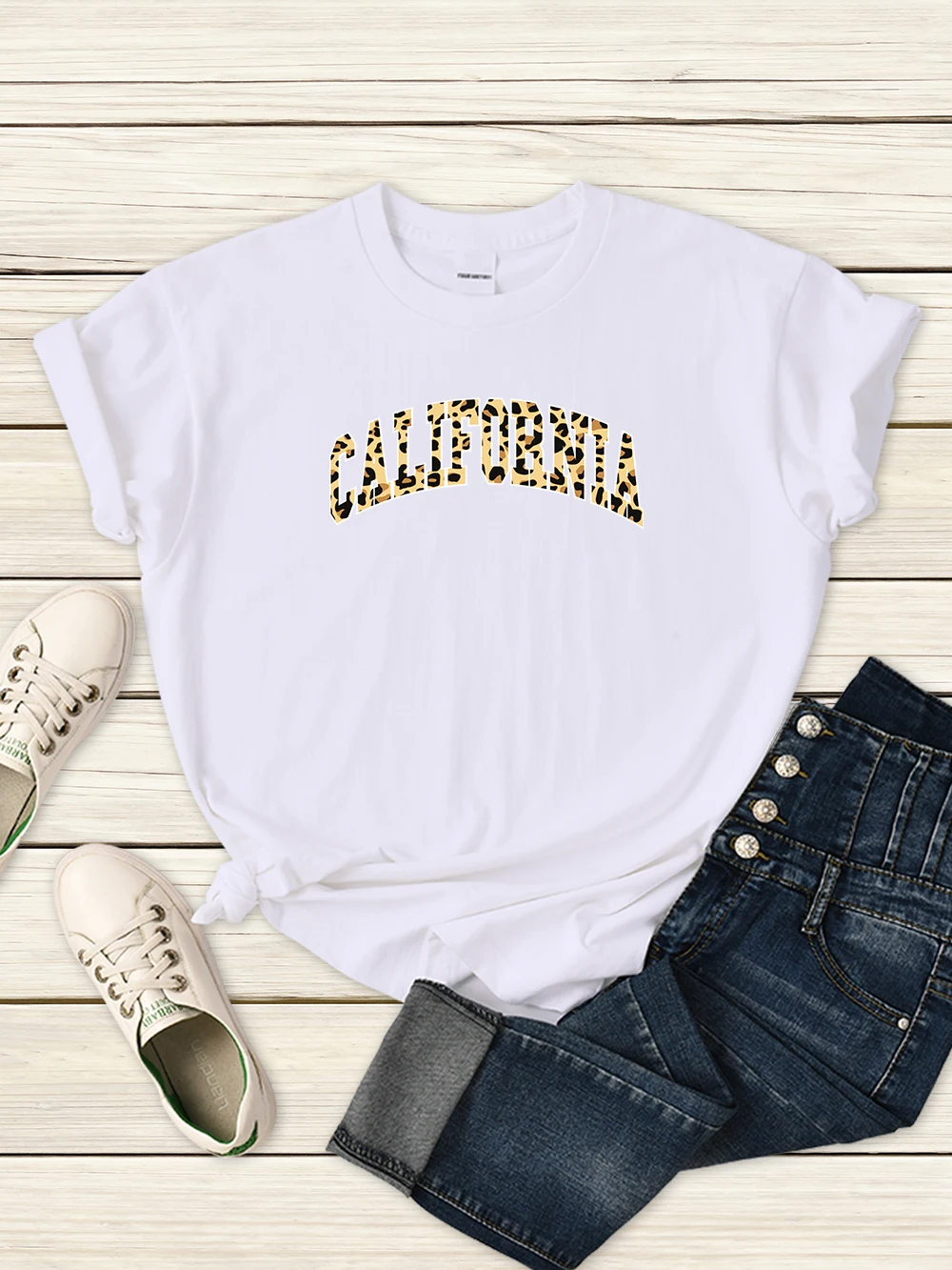 

Женская футболка с леопардовым принтом California City, Повседневная Мягкая Спортивная футболка с коротким рукавом, летняя уличная одежда, милая Винтажная Футболка