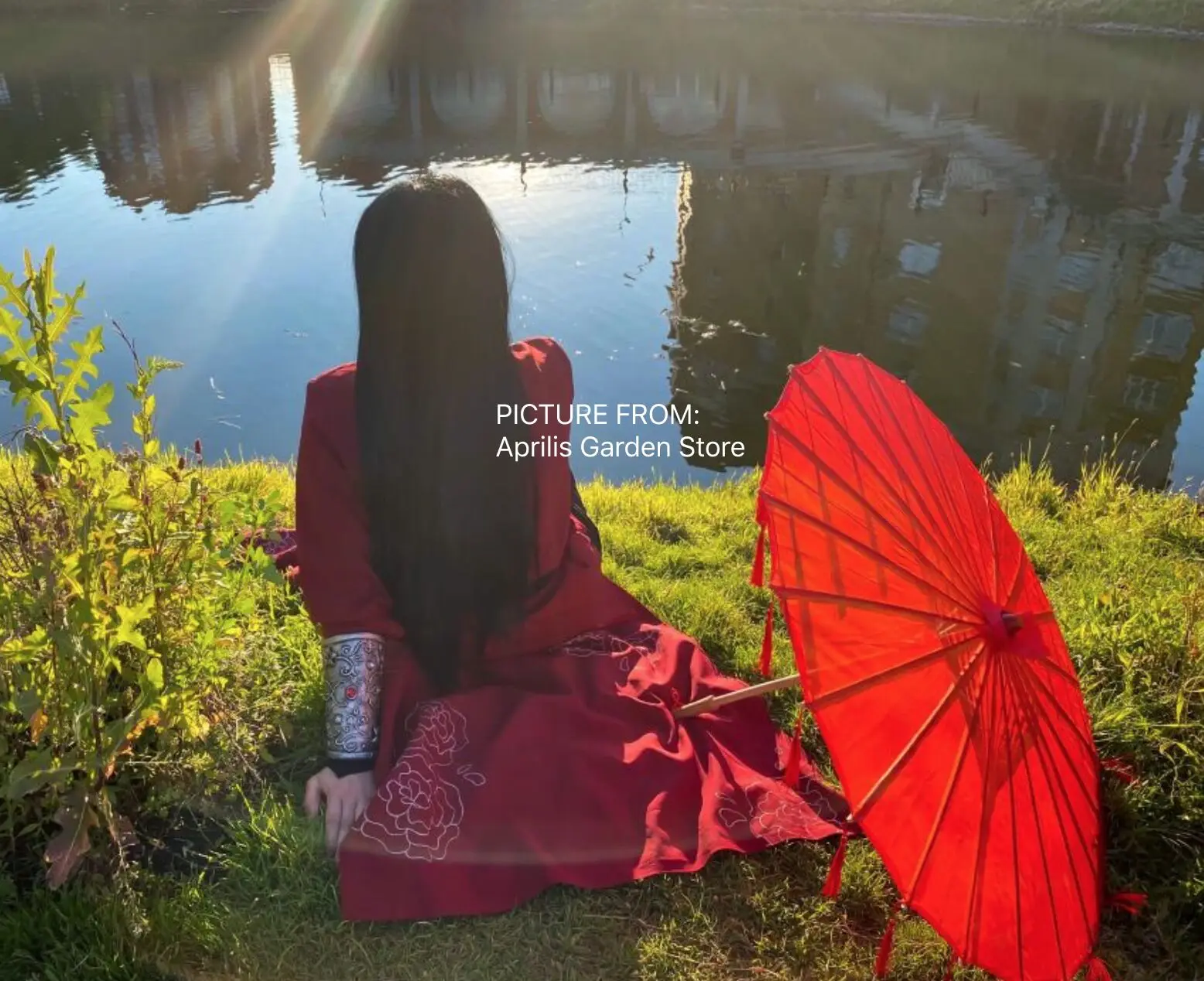 

Декоративный шелковый зонтик Aprilis Garden