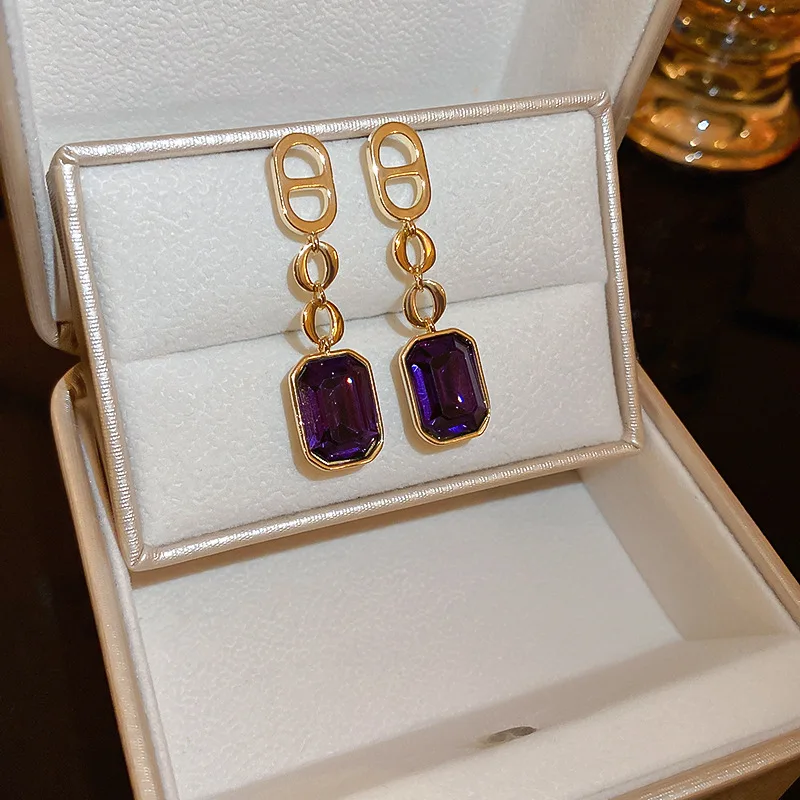 

Retro letters with square earrings elegant temperament high sense earrings net red light luxury earrings women