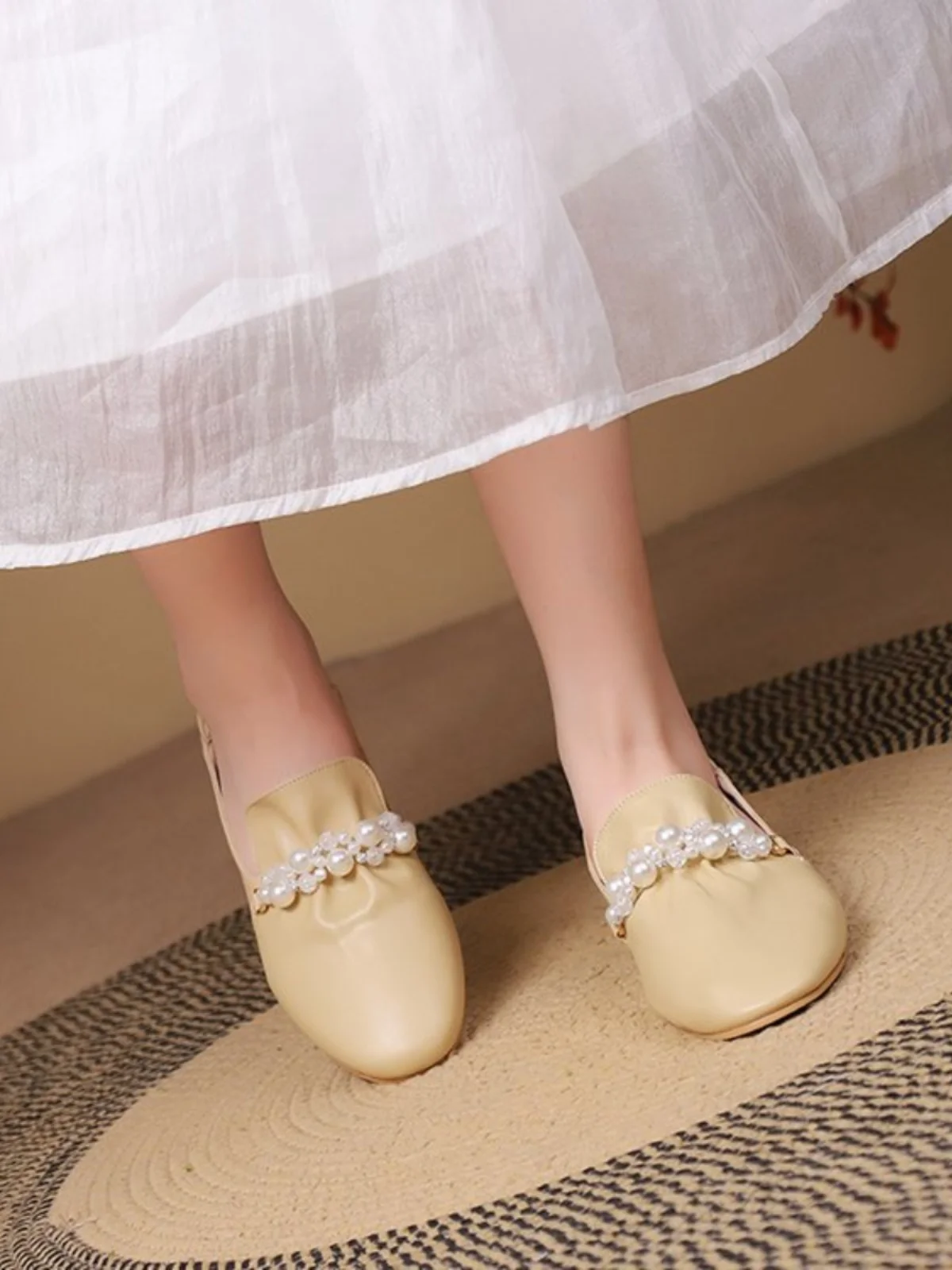 

Лоферы женские с квадратным носком, повседневные кроссовки, украшенные жемчугом, мягкие оксфорды, без застежки, плоская подошва, универсальные, Moc, лето