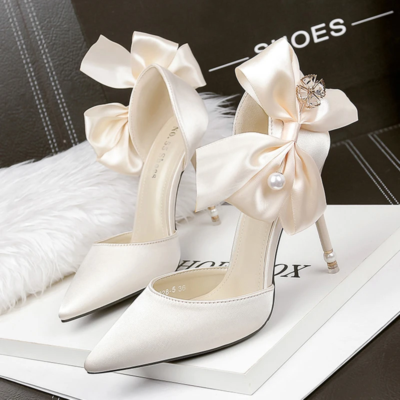 

Туфли-лодочки женские на высоком каблуке, пикантные Свадебные дизайнерские туфли на шпильке, с жемчугом, заостренный носок, роскошные красн...