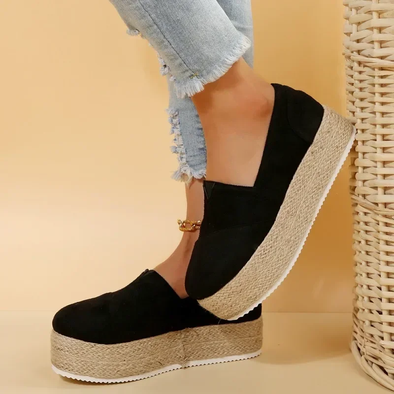 Женские туфли на толстой подошве однотонные универсальные среднем каблуке без