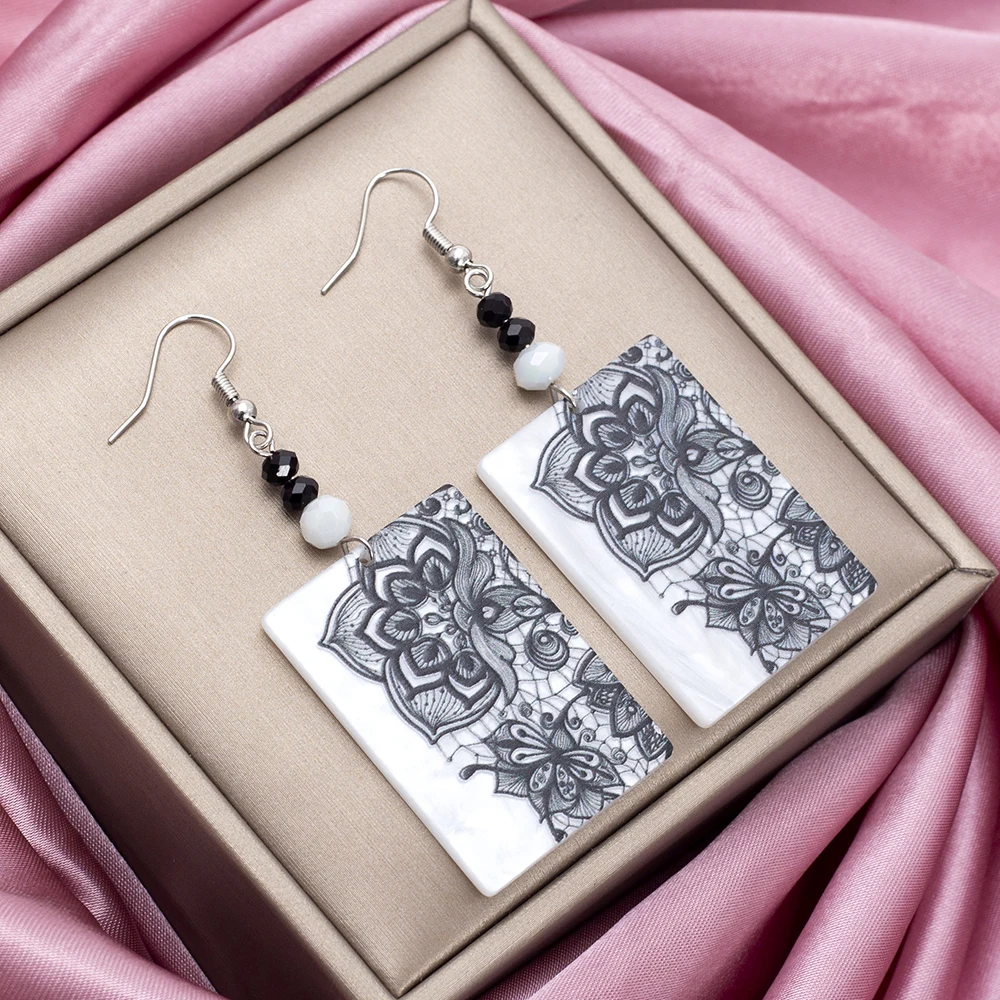 Женские акриловые серьги с цветочным принтом Relievo