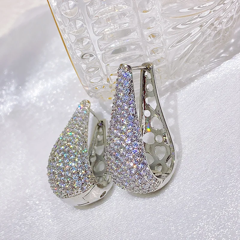 

Uilz Luxury Oval Pavé Zircon Hoop Earrings for Women White Gold Color Earring Girl Fashion Circle Shape Crystal Wedding Jewelry