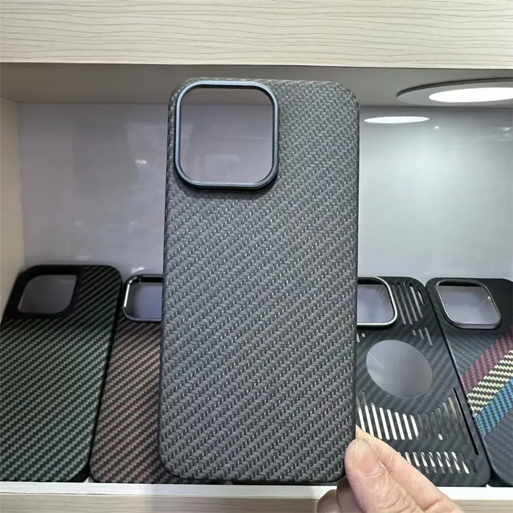 Оригинальный чехол MagSafe из настоящего углеродного волокна Арамид для iPhone 15 Pro Max