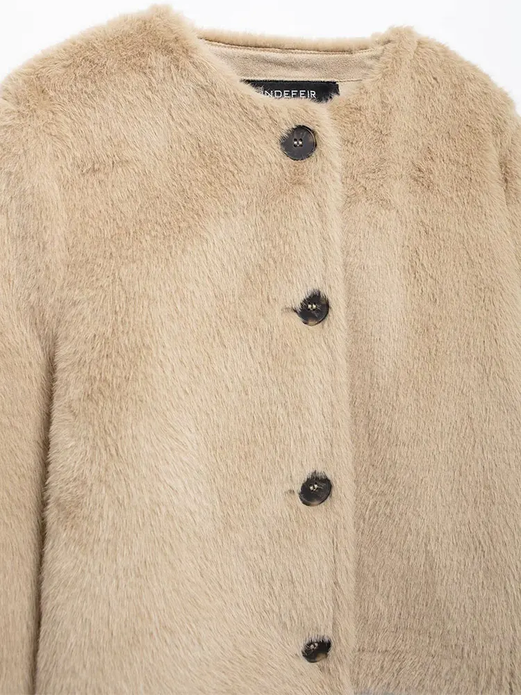 Куртка женская зимняя короткая с искусственным мехом и длинным рукавом