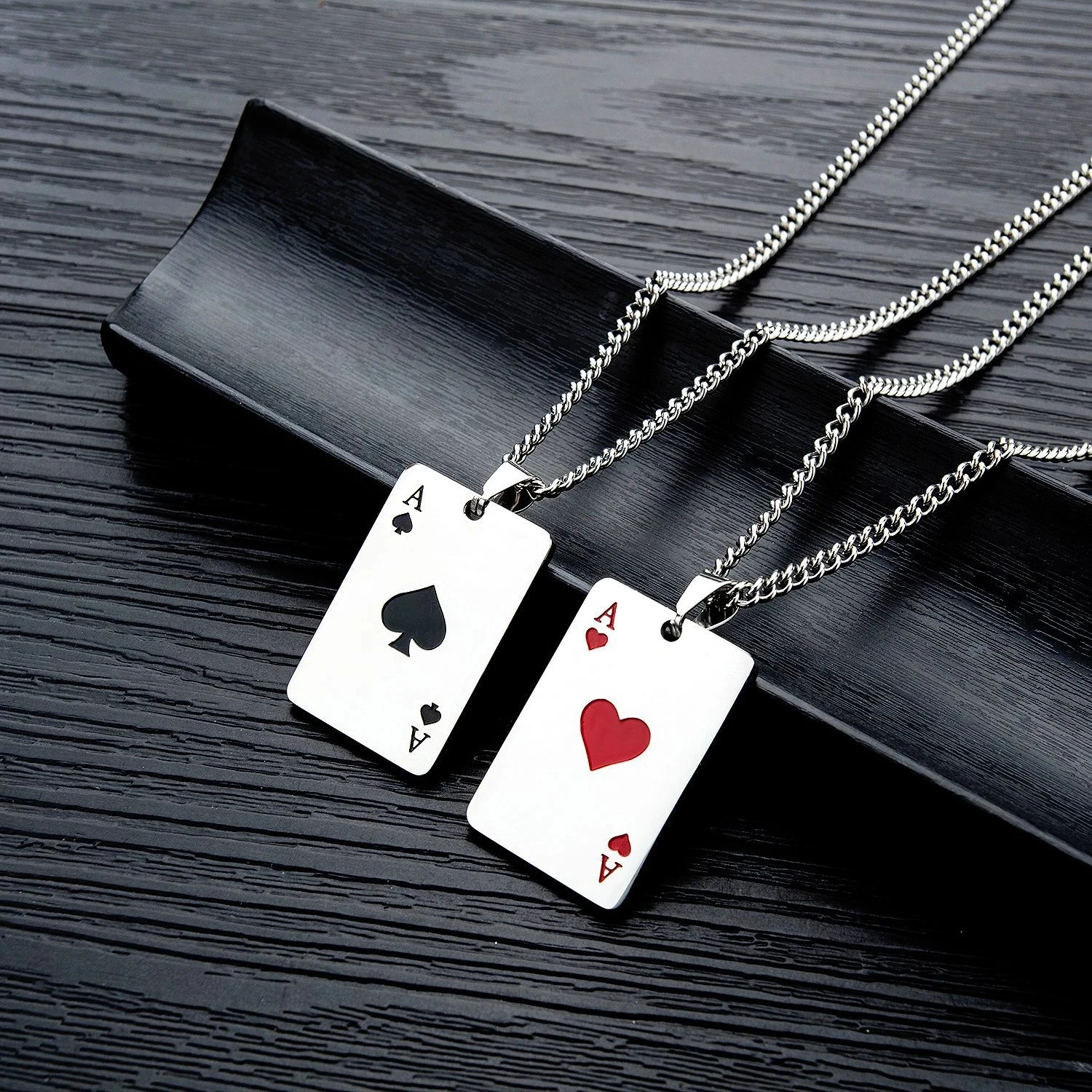 

Ожерелье с подвеской в виде карты для покера, из нержавеющей стали