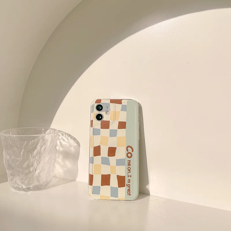 Retro Lattice Phone Case For IPhone 13 12 11 Pro Max X XR Xs Max 7 8 Plus 13 12 Mini Case Soft Silicone Shockproof Cover