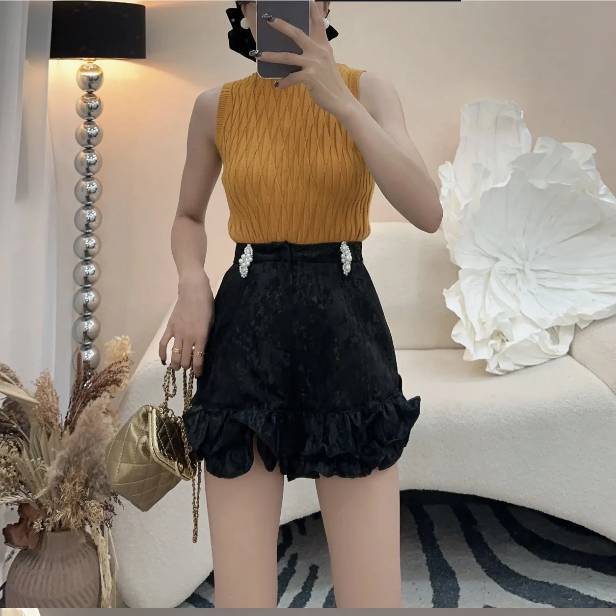Japanese Elegant Wooden Ear Beaded Wide Leg Shorts 2023 Summer New High Waist Loose Slimming Fashion Black Shorts Girl Hot Pants