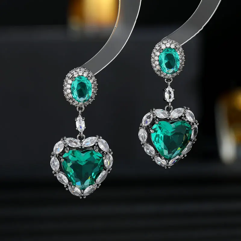 

Bilincolor Court Exaggerated Zircon Inlaid Heart Shaped Earrings for Gift