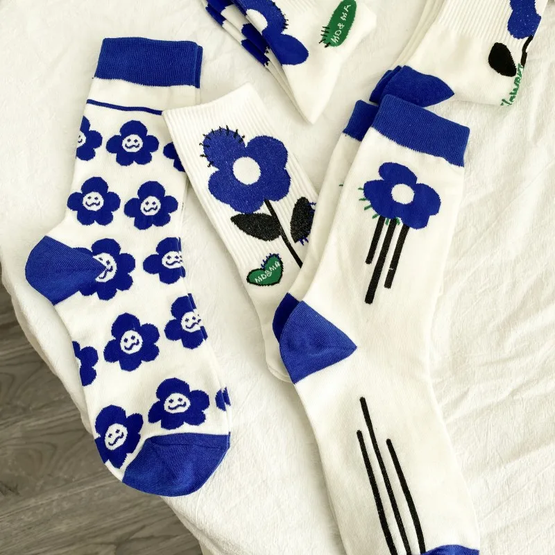 Fashion White Blue Flower Cotton Sock Set 5 Pairs Female Casual Ins Trend High Quality Cute Floral Cotton Mid-Tube Socks Women