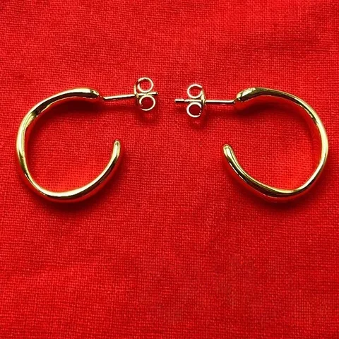 Серебряные серьги-гвоздики с цирконом