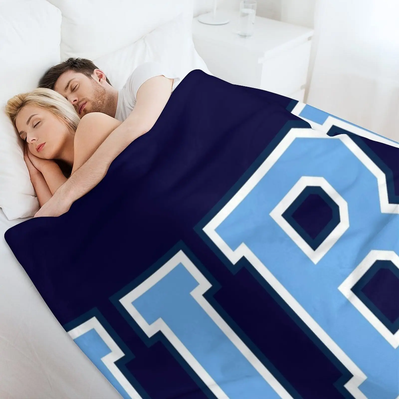 Voi - шрифт колледжа Плед Покрывало Пледы для перемещения