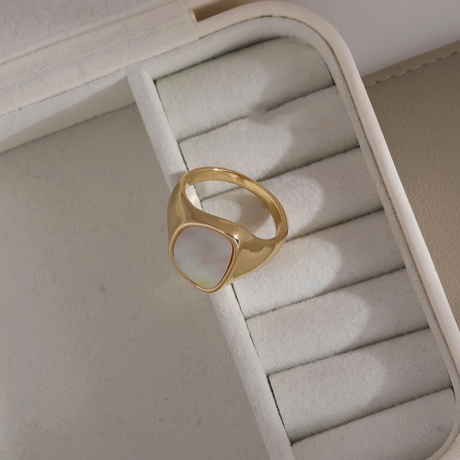 Женское Винтажное кольцо с ракушками, простое латунное кольцо неправильной геометрической формы с золотым наполнителем 14 карат, вечерняя бижутерия, 2021