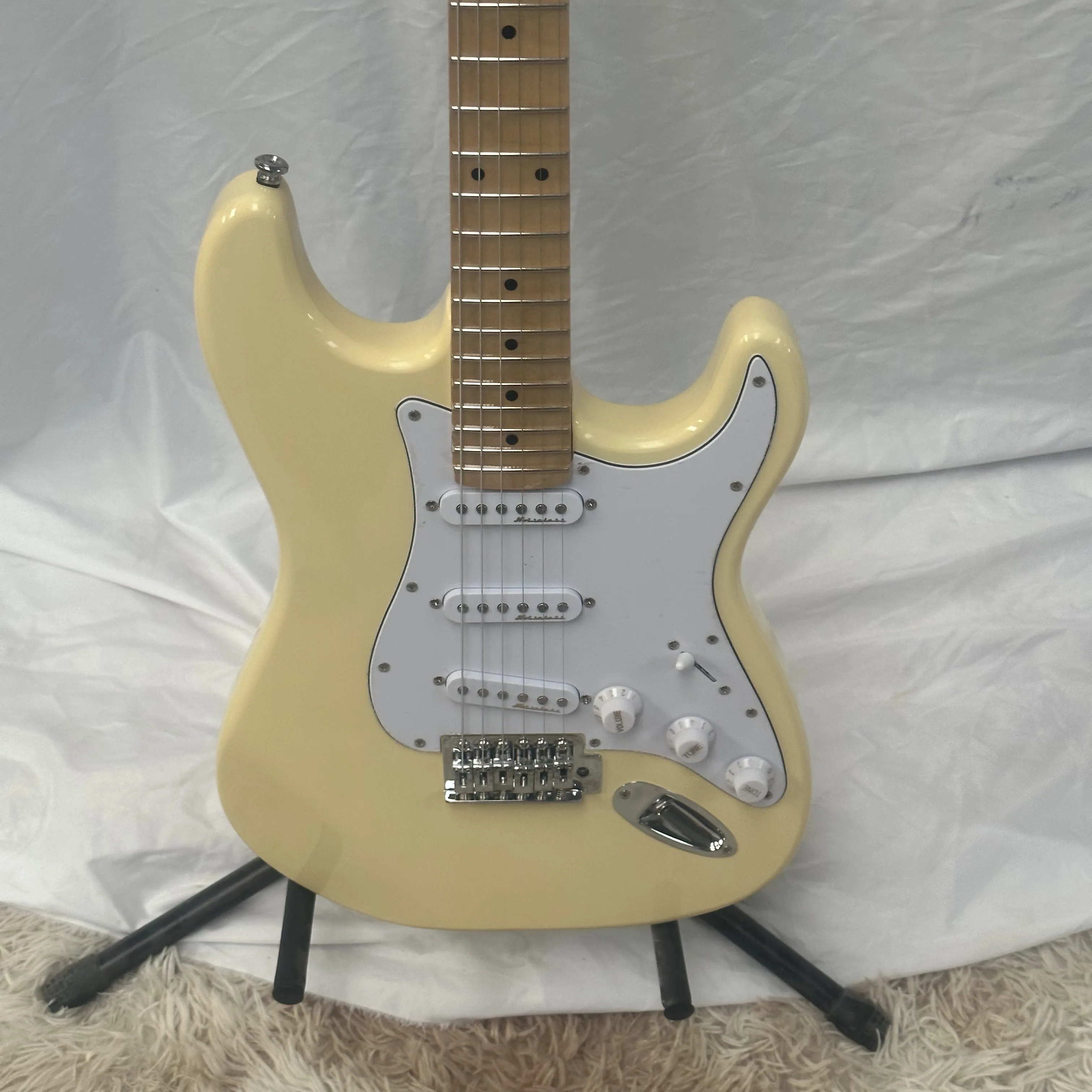 

Кремово-Желтый корпус электрической гитары из липы 6 размеров фотографий Бесплатная доставка