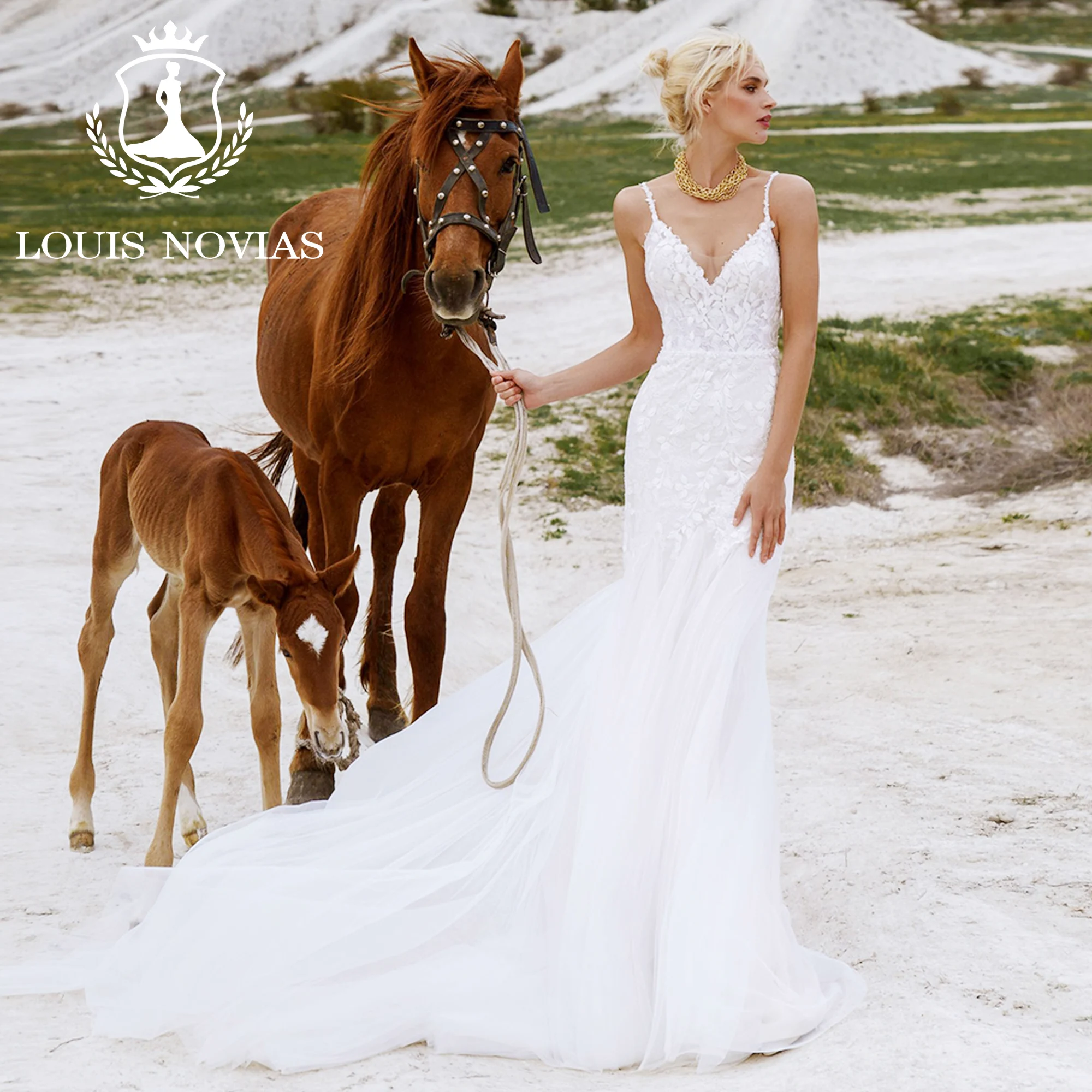 

Женское свадебное платье с юбкой-годе LOUIS NOVIAS, белое платье на тонких бретельках с аппликацией и шлейфом-кисточкой, 2023