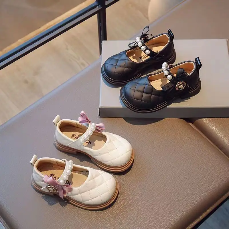 Girls' Small Leather Shoes 2023 Spring and Autumn New Pearl Bow Princess Single Shoes Girls' Fashionable Soft Soled Leather Shoe