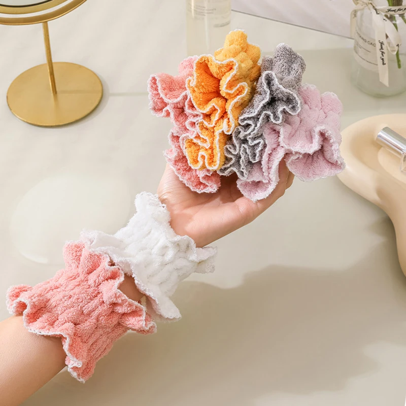 Рисунок 5 - повязка на запястье из кораллового