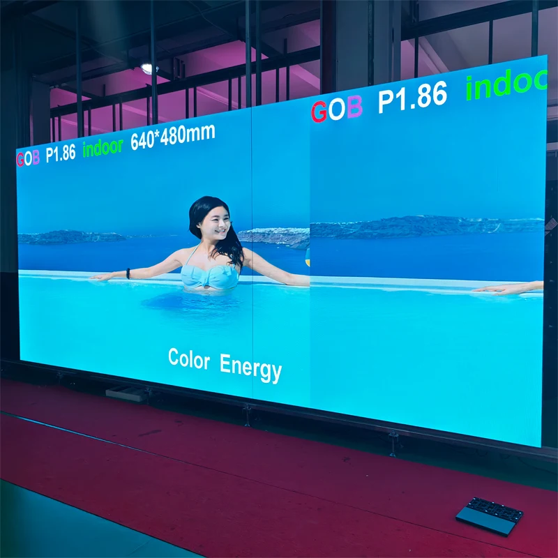 Фото Высококачественный полноцветный светодиодный RGB-дисплей для помещений с мелким шагом пикселя для розничных магазинов, образовательных учреждений, метро №2