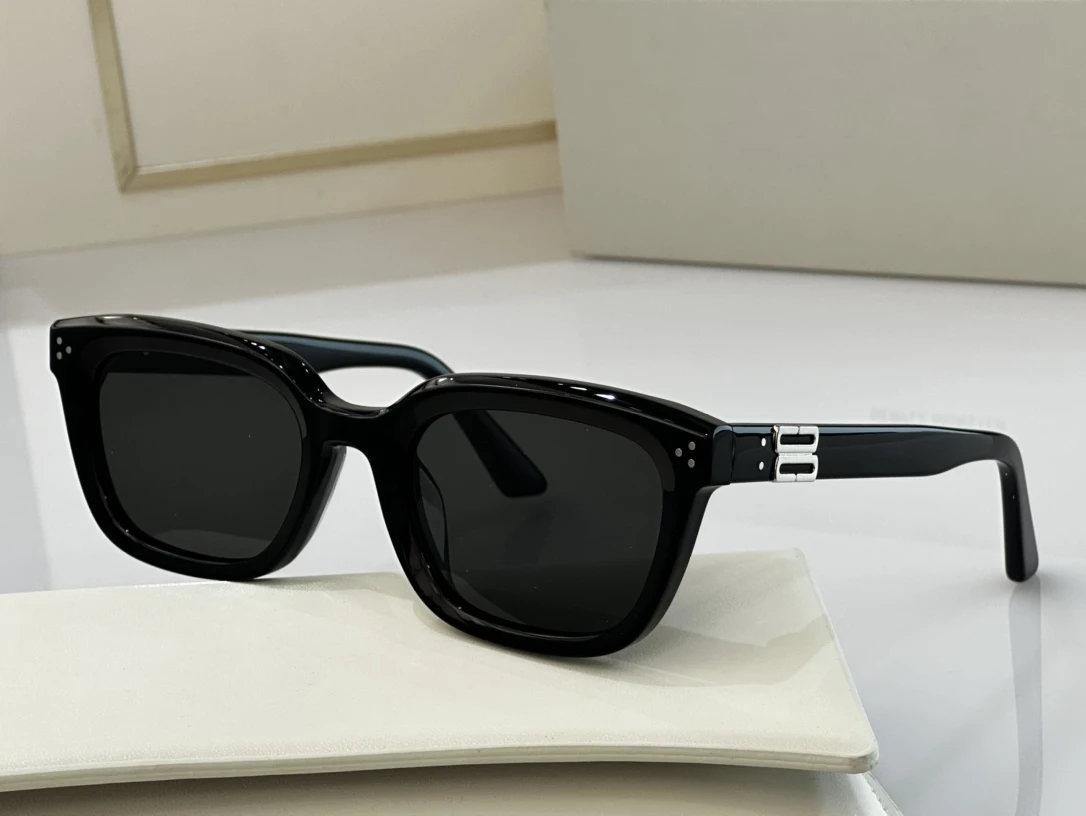 Sunglasses For Women Men Summer MUSEE Designers Style Anti-Ultraviolet Retro Plate Full Frame Fashion Glasses Random Box