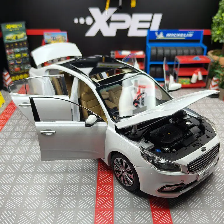 Фото Коллекционная модель автомобиля Dongfeng Yueda Kia K4 из литого металла в масштабе 1:18 с открывающимися дверями, оригинальный сувенир, подарок, предмет для демонстрации №2